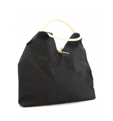 Handbag with handle