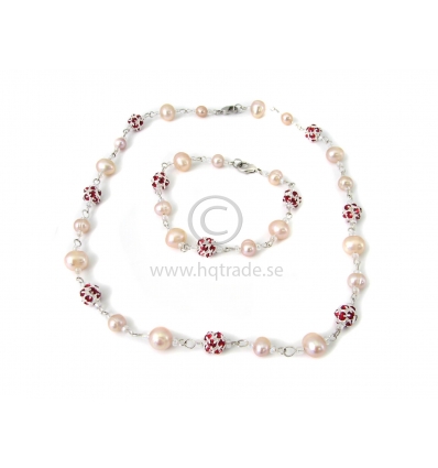 Pearl necklace and bracelet