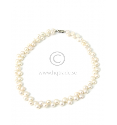 Pearl necklace