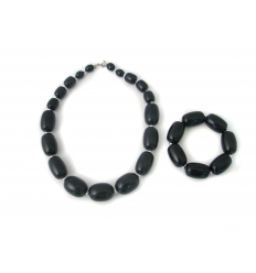 Necklace and bracelet set
