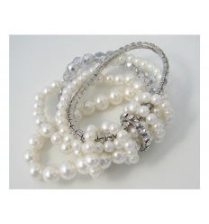 White pearl bracelet